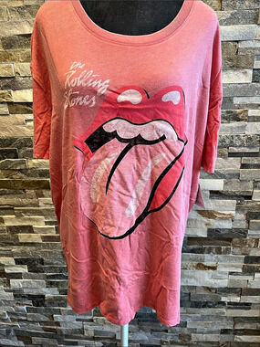 Time and Tru The Rolling Stones Rolling Stones Graphic Tee in Pink XL NWT